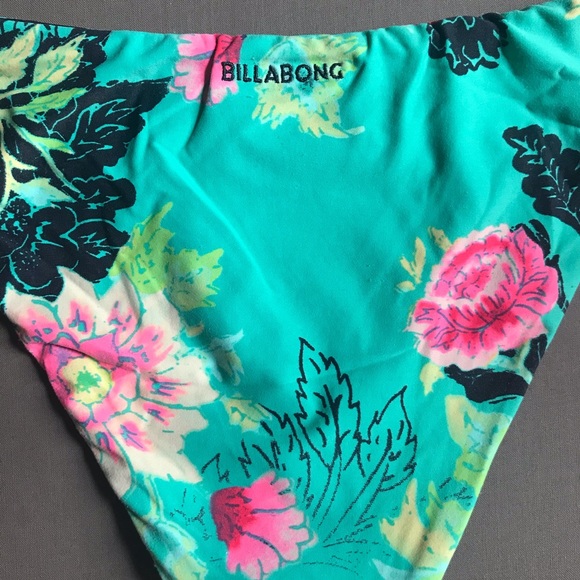 Billabong Reversible & Convertible Bikini - Picture 6 of 9